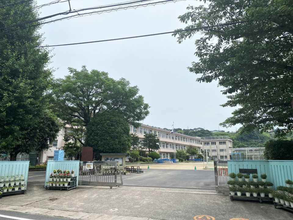 リバーサイドパレス森山 小学校