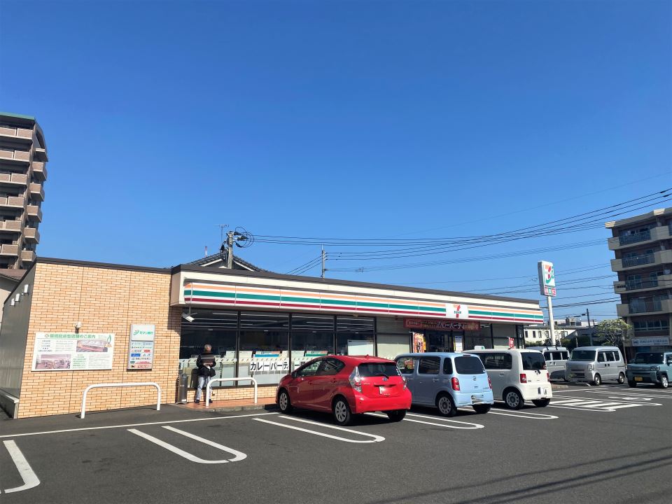 藤崎ビル（下荒田） コンビニ
