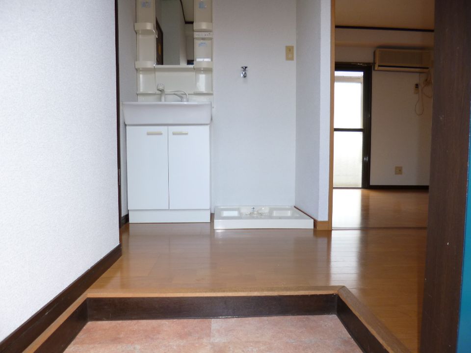 中屋ビル 玄関