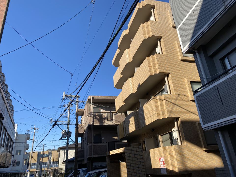 クリスタルガーデン 外観
