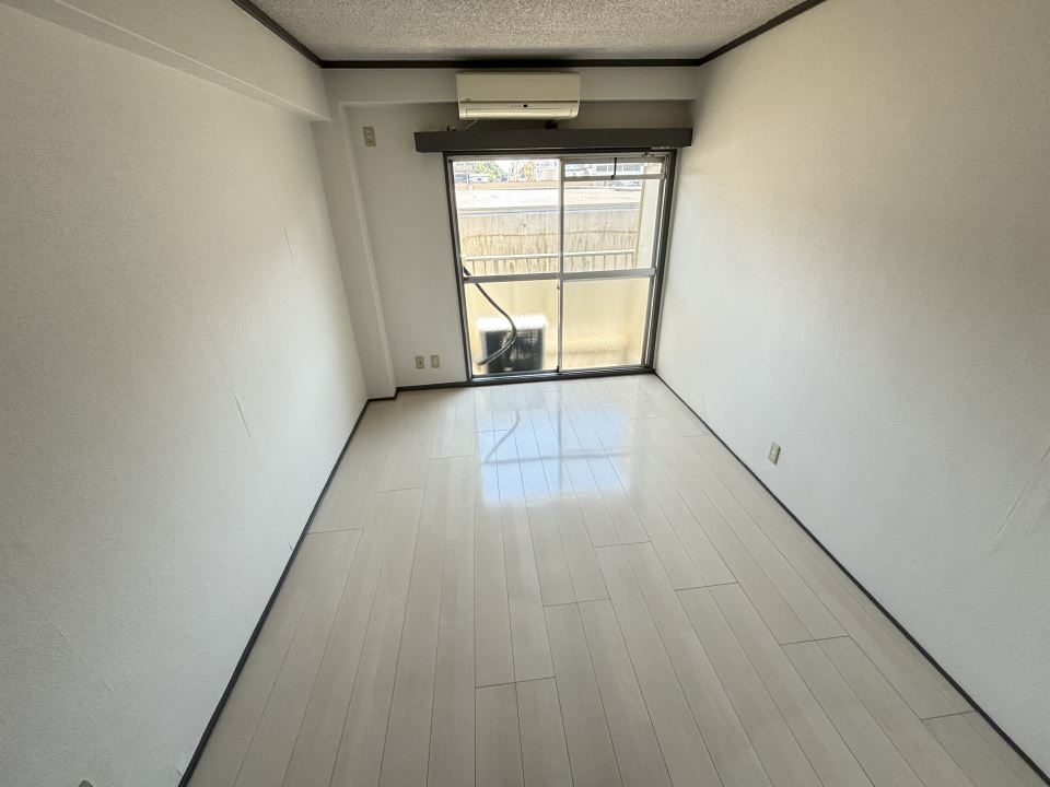 幸マンション（草牟田１丁目） リビング