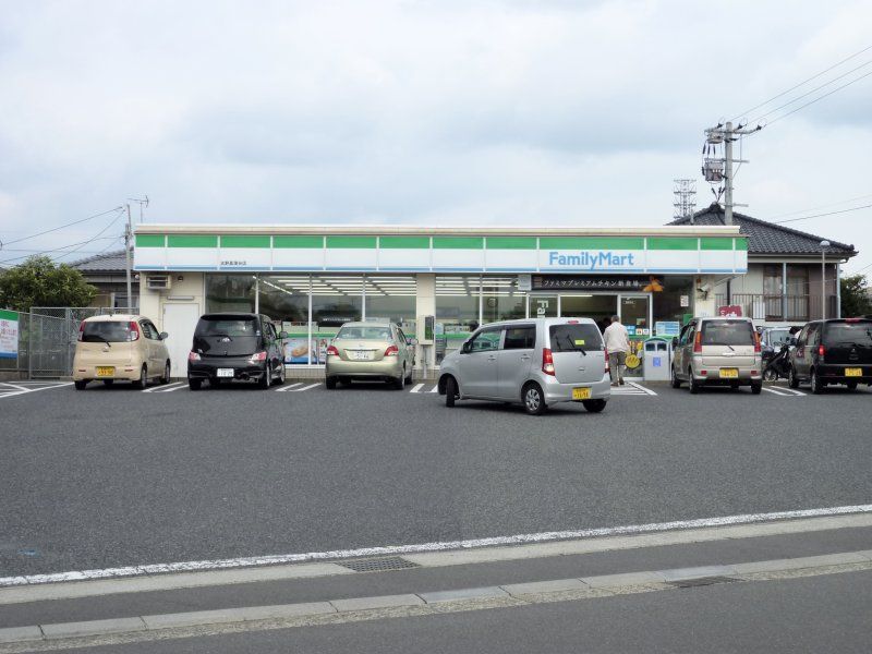 セジュール吉野Ｃ棟 コンビニ