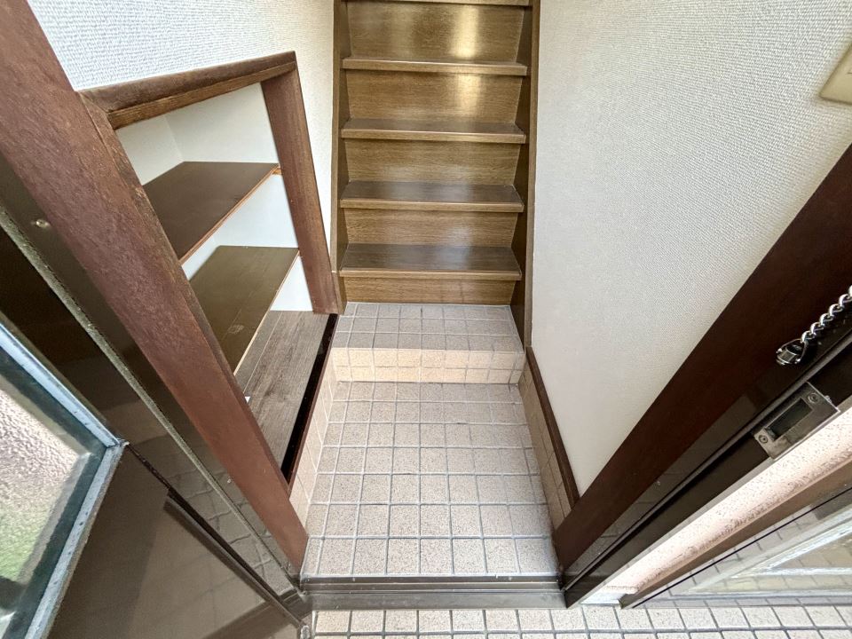ハイツ順 玄関