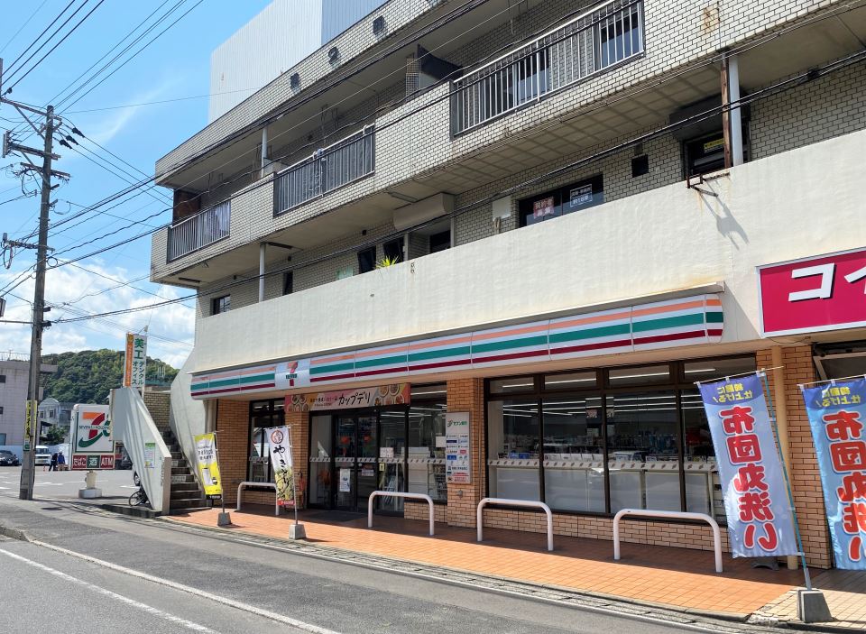 カトレアパレスイン コンビニ