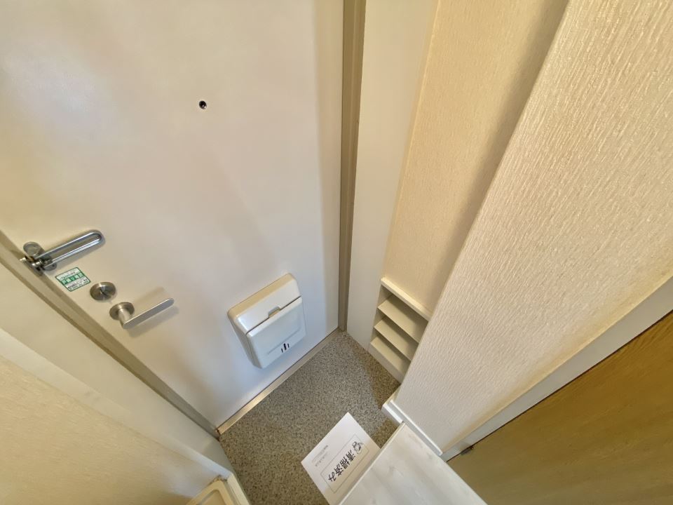 ブルースター上本町 玄関