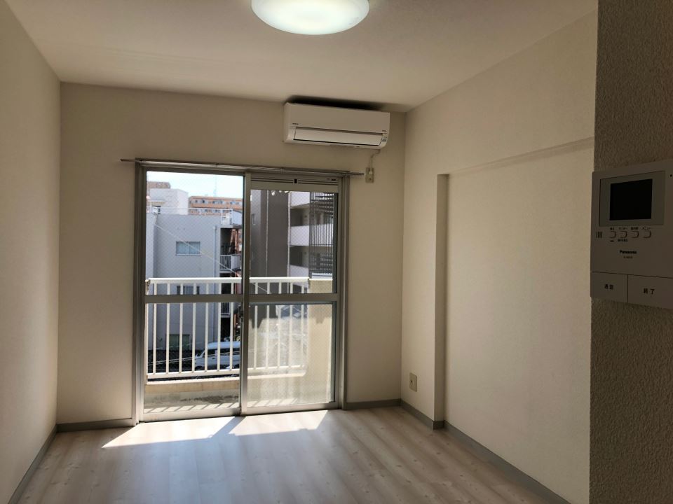 ブルースター上本町 リビング