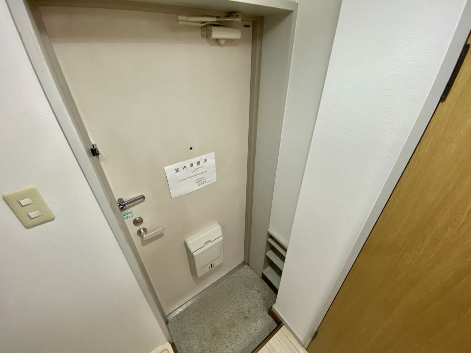 ブルースター上本町 玄関