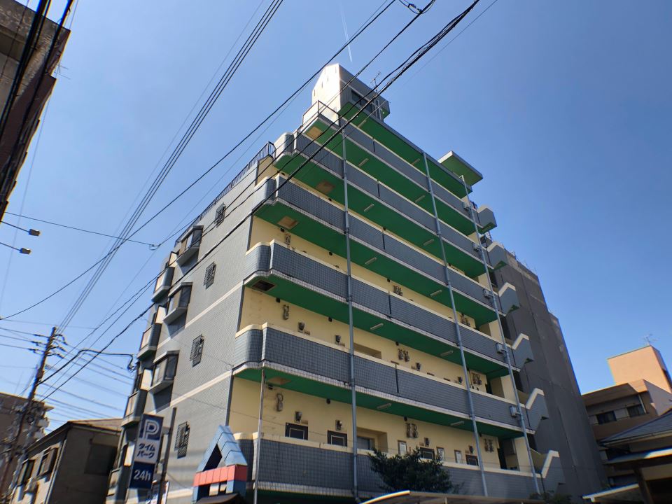 上杉第８マンション中央 外観