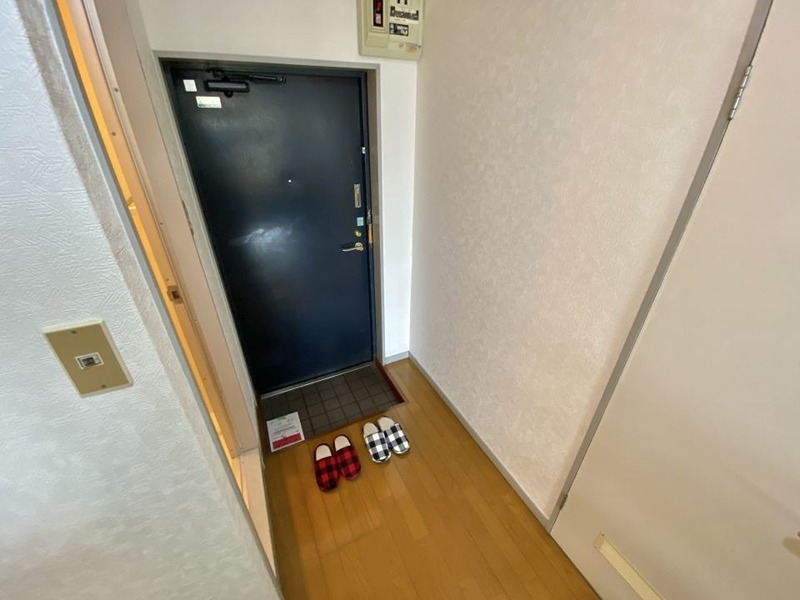 上杉第８マンション中央 玄関
