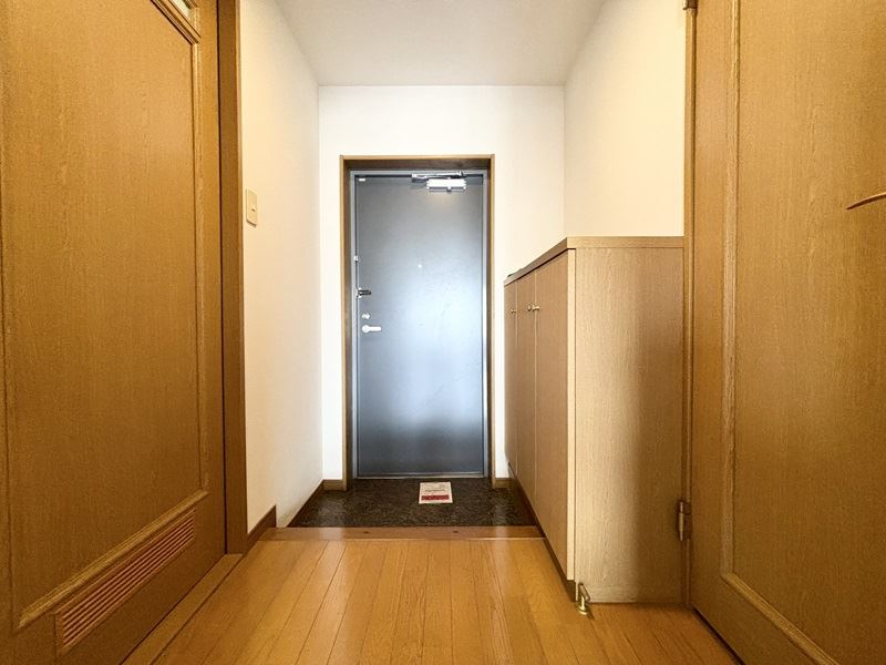 クオリティパレス八幡 玄関