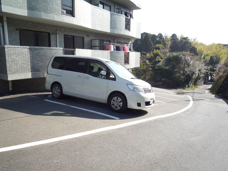 ＭＩＭＯＳＡ（ミモザ） 駐車場
