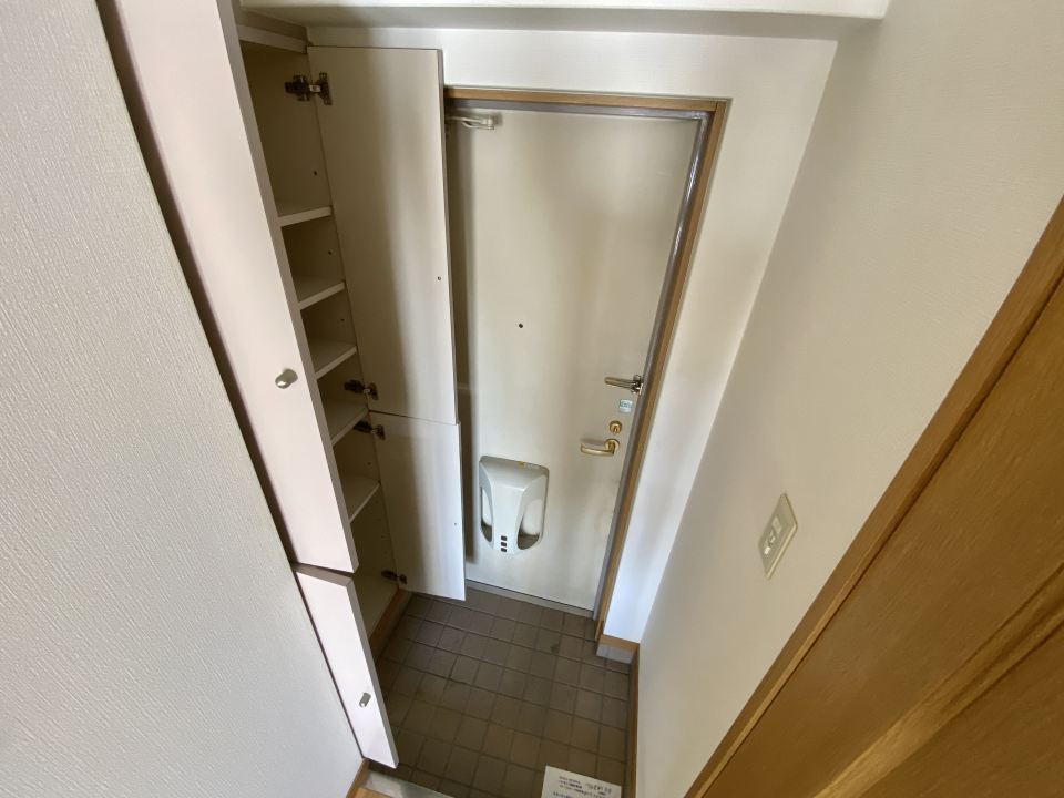 ヨーロピア荒田 玄関