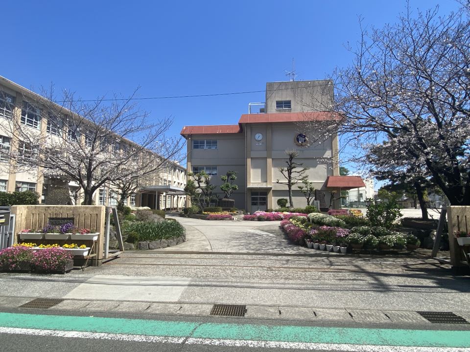ヨーロピア荒田 中学校