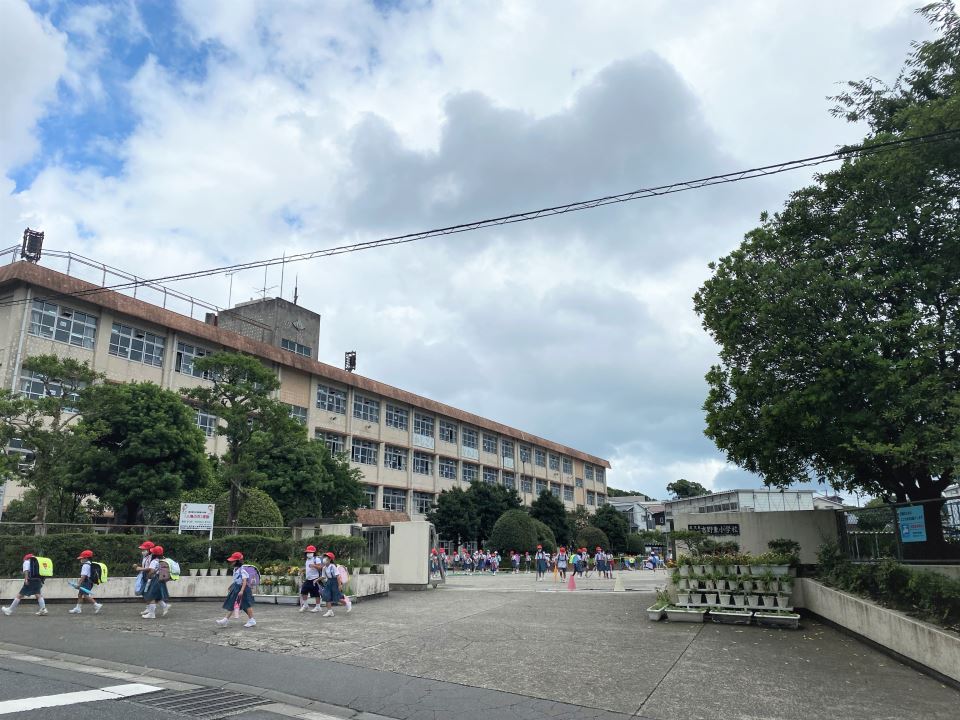 グリーンコート吉元参番館 小学校
