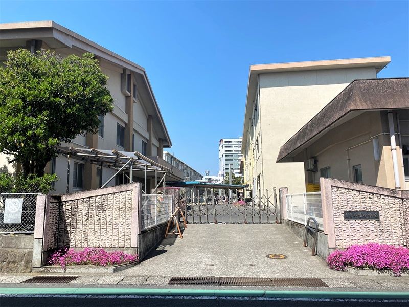 ライオンズマンション交通局前１０３号 小学校