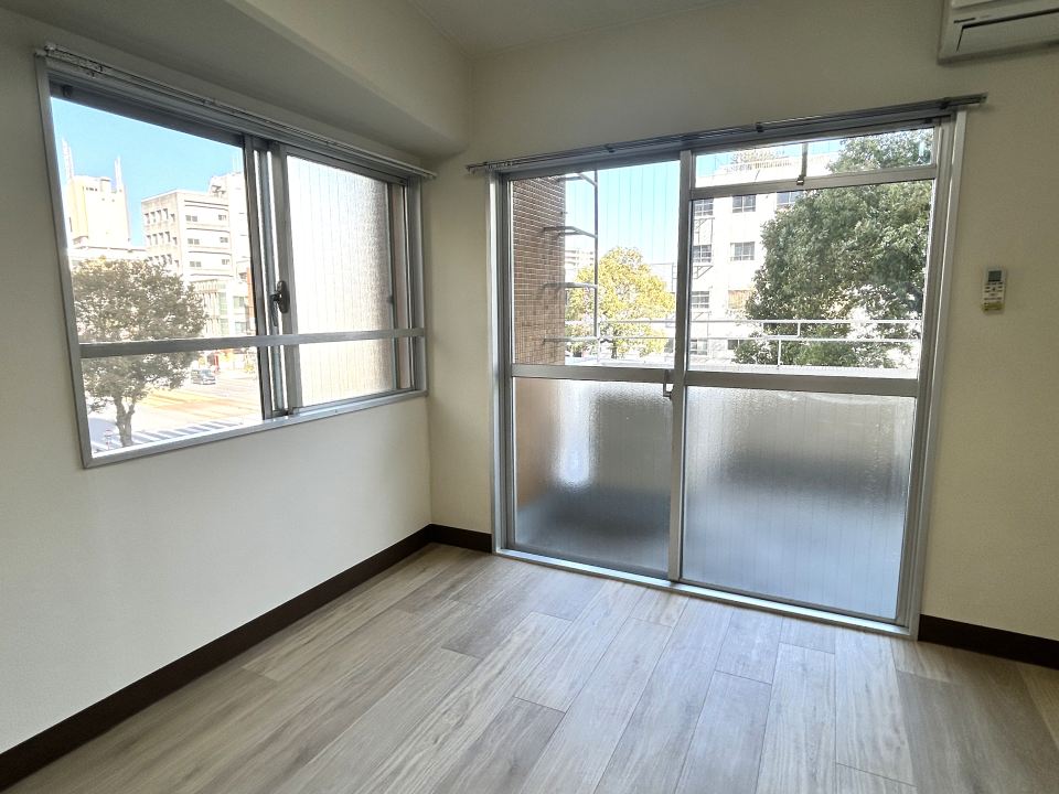 トーカンマンション山下町３０２号 ベランダ