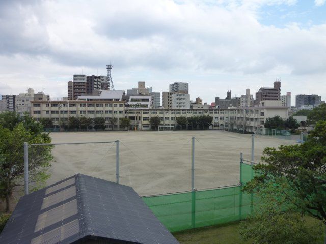 トーカンマンション山下町３０２号 中学校