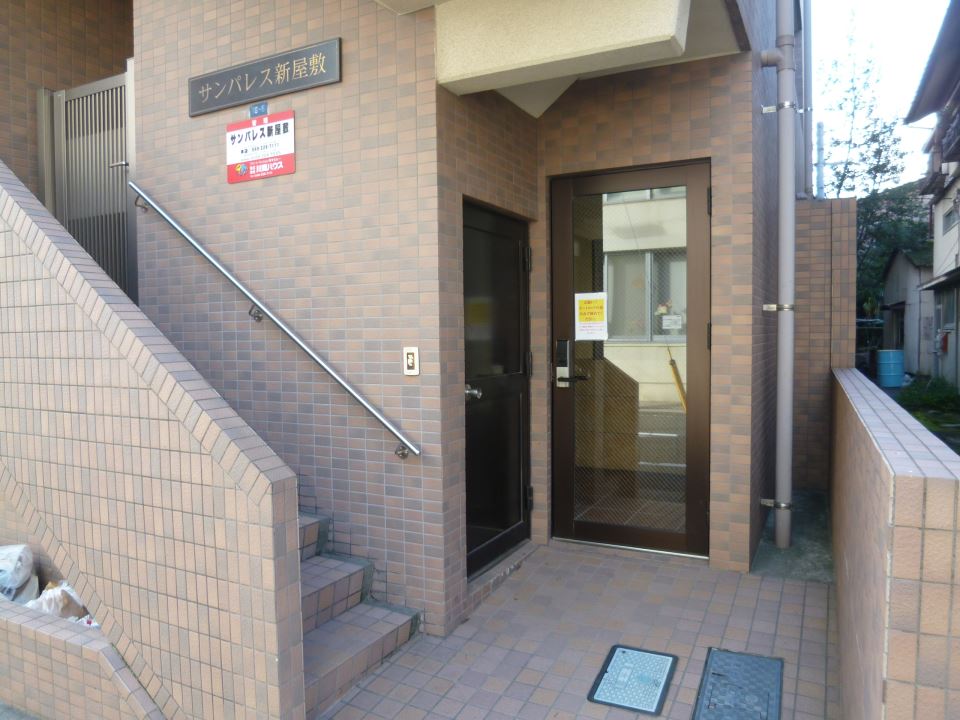 サンパレス新屋敷 駐車場