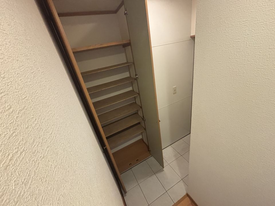 ウイングハイツ 玄関