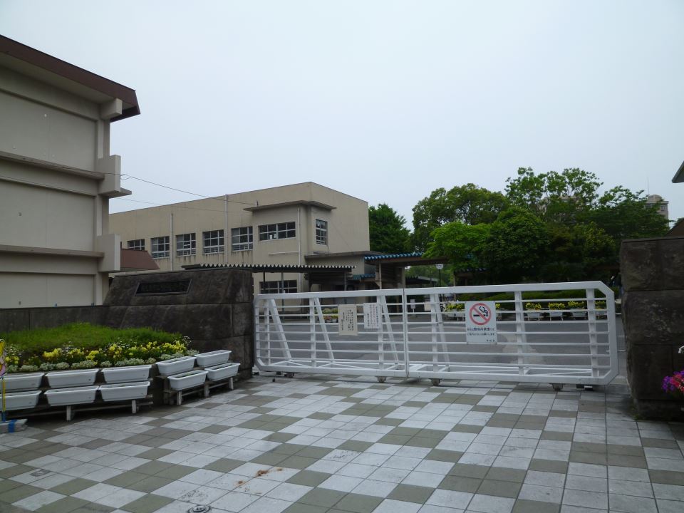 サーパス真砂本町２０１号室 小学校