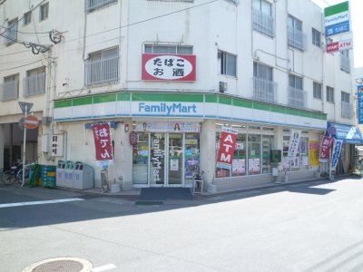 さくらヒルズ樋之口弐番館 コンビニ