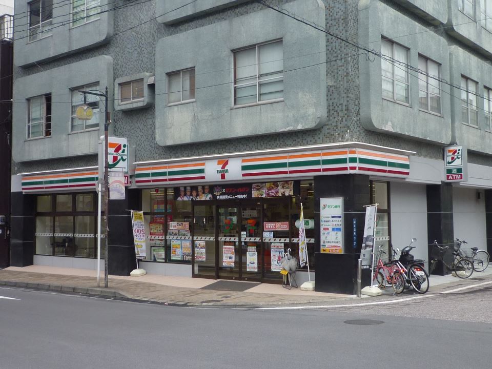 さくらヒルズ樋之口弐番館 コンビニ