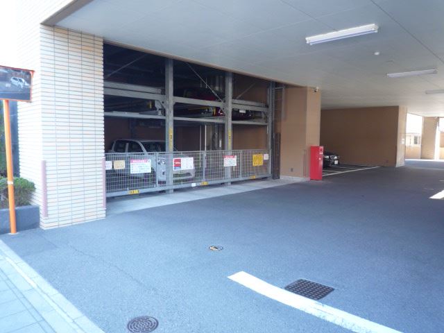 アルフィーネ西田 駐車場