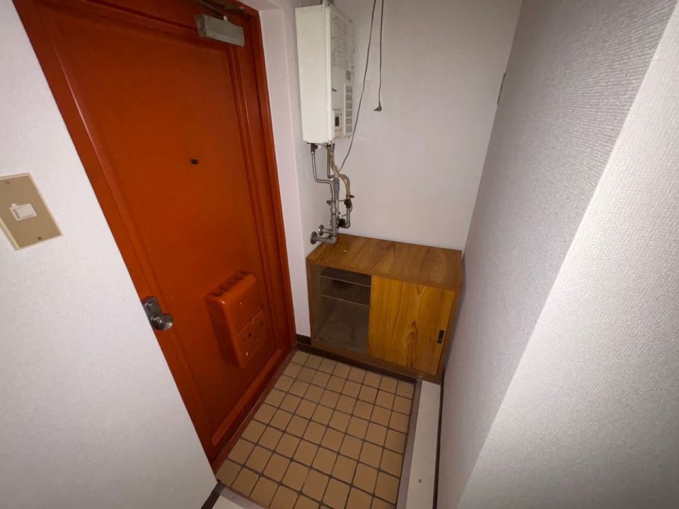 真辺ビル 玄関
