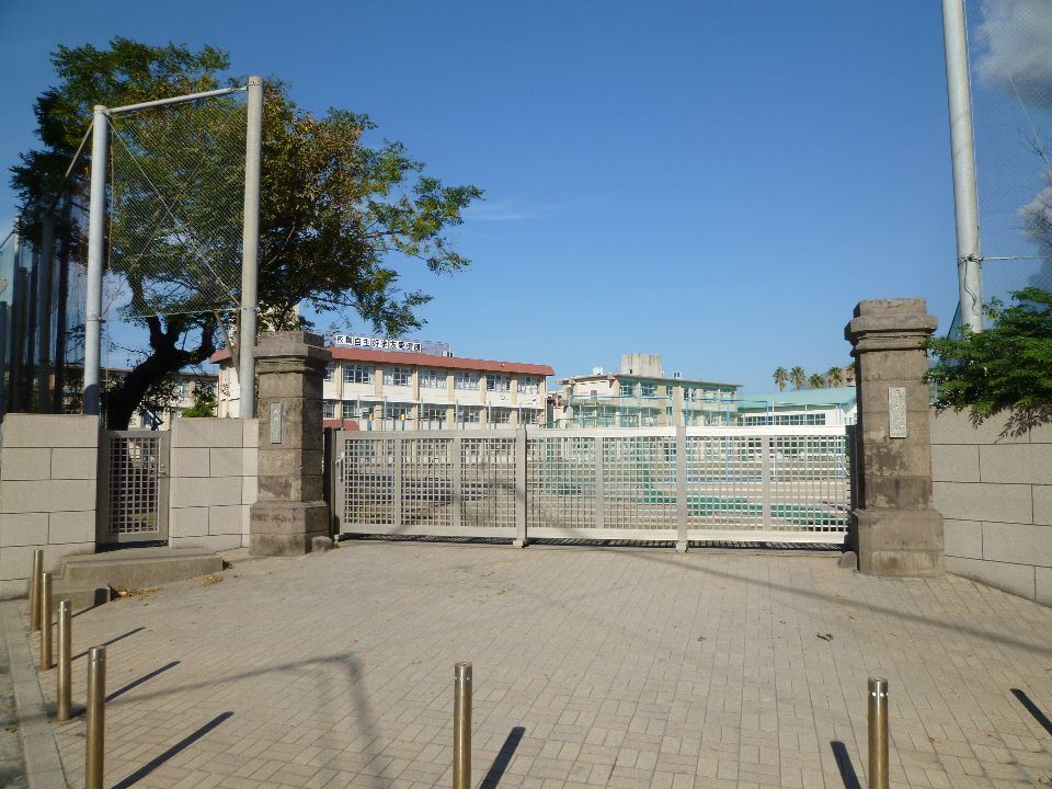 トーカンキャステール交通局前（宝産業） 中学校