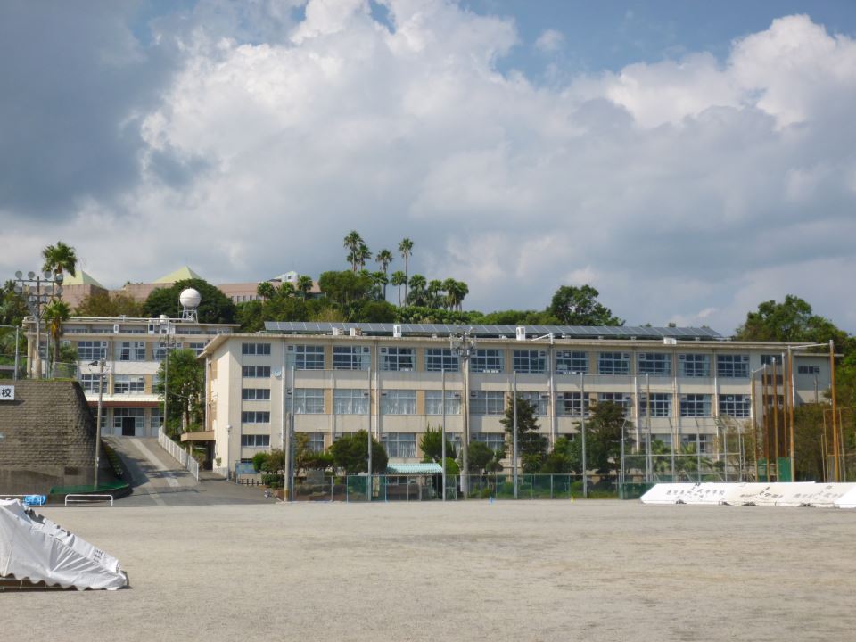 Ｃａｓａ Ｃａｌｖｅｔ 中学校