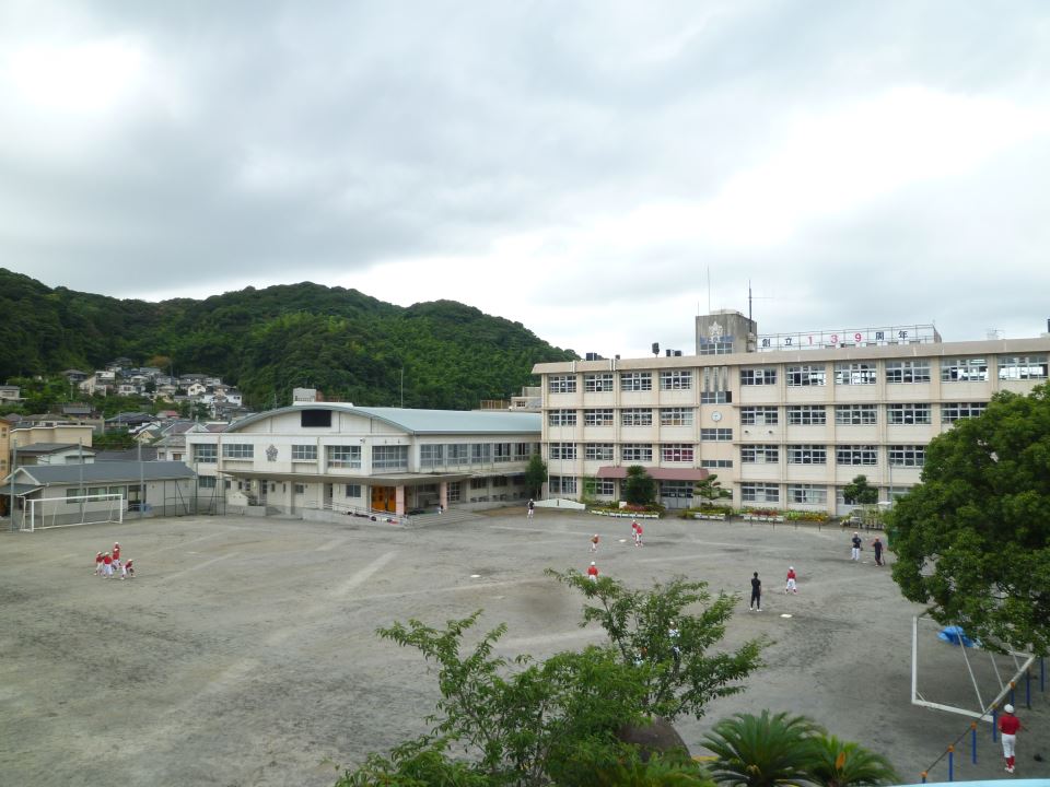 Ｃａｓａ Ｃａｌｖｅｔ 小学校