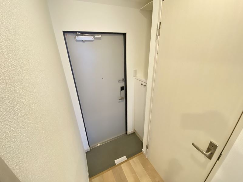 アークネスト高見馬場 玄関