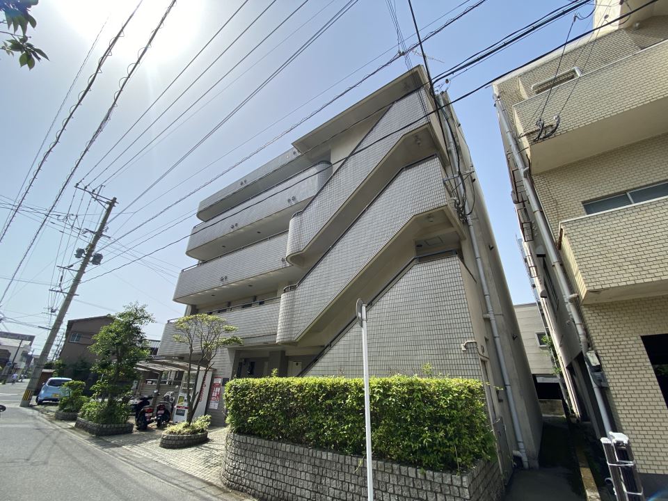 ＭＡＩＳＯＮ ＰＲＩＶＥ　前田 エントランス