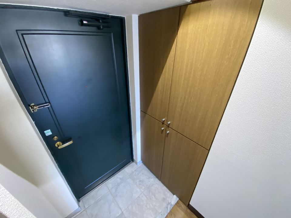 朝日プラザ上之園７０２号 玄関