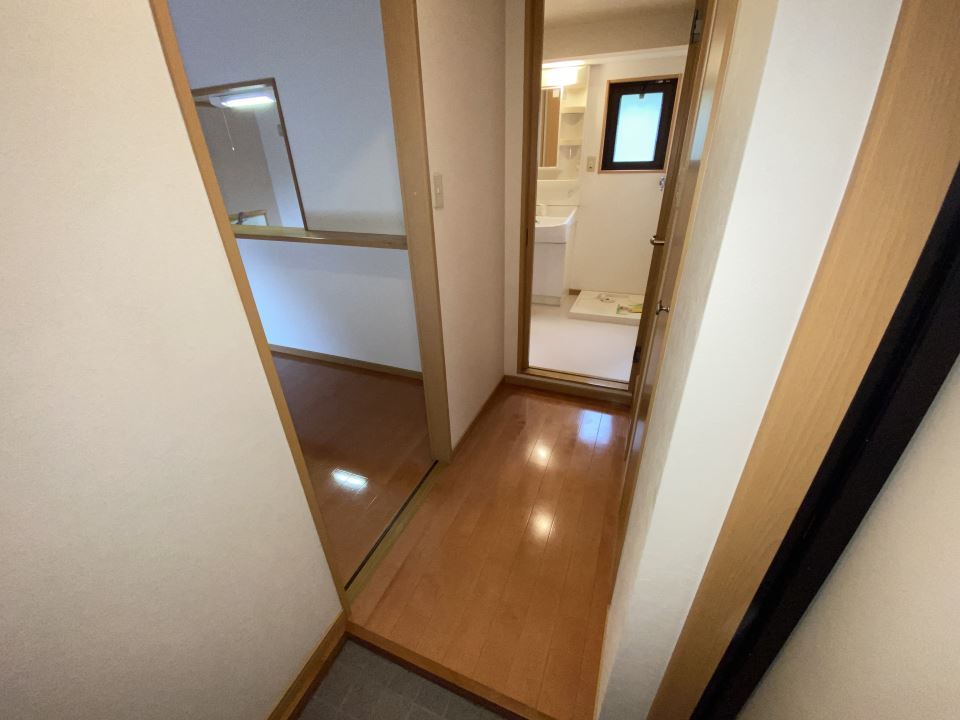 レスタージュ 玄関