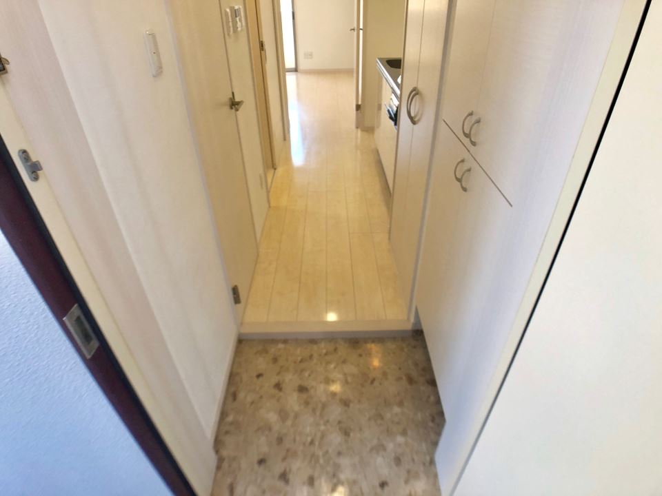コスモガーデン鴨池 玄関