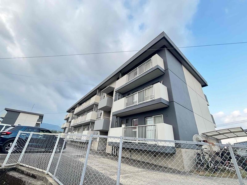 サルヴァトーレ吉野３号棟 外観