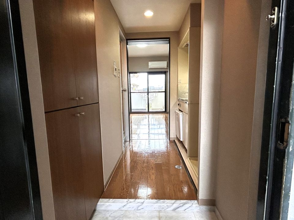 朝日プラザ上之園４０２号 玄関