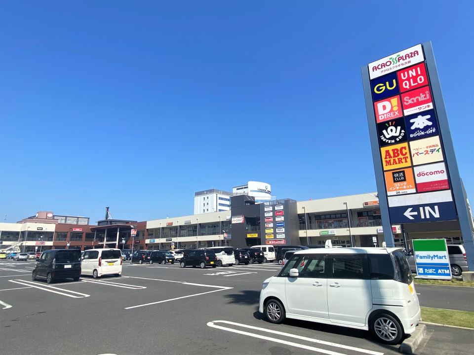 ＣｏＣｏｎＢＬＤ  Ｔｒｅｉｚｅ（ココンビル トレーズ） ショッピング施設