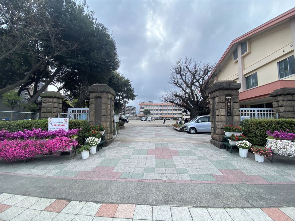 ＣｏＣｏｎＢＬＤ　ｑｕｉｎｚｅ＆（ココンビルカーンズアンド） 小学校