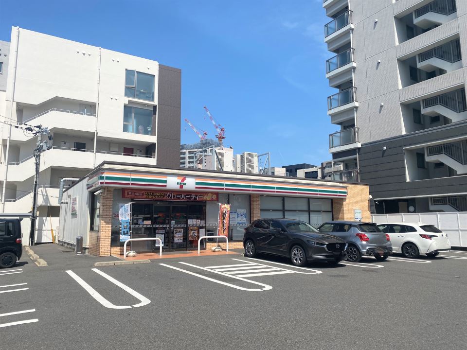 クレアグレイス荒田Ⅱ コンビニ