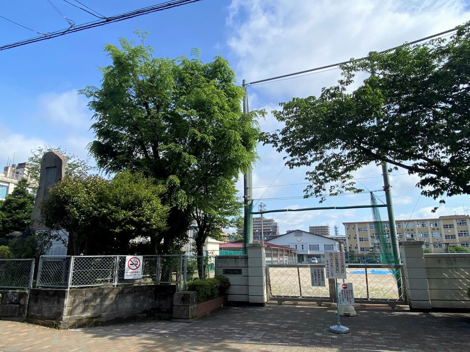 クレアグレイス荒田Ⅱ 中学校