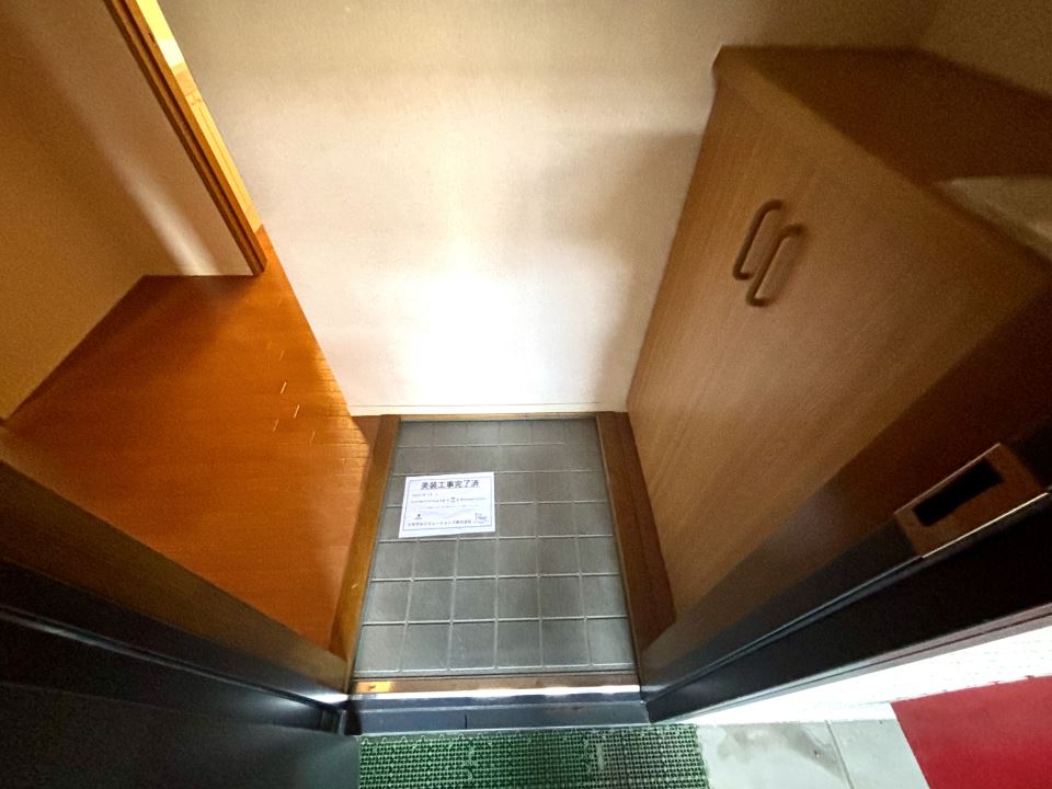 コーポロアール　Ｂ棟 玄関