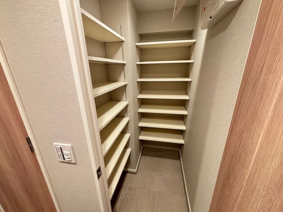 オーヴィジョン天文館センターテラス２０５号 玄関