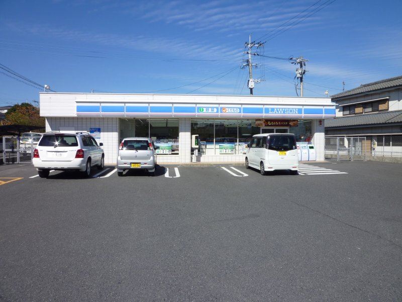 ハイランドサクラ コンビニ