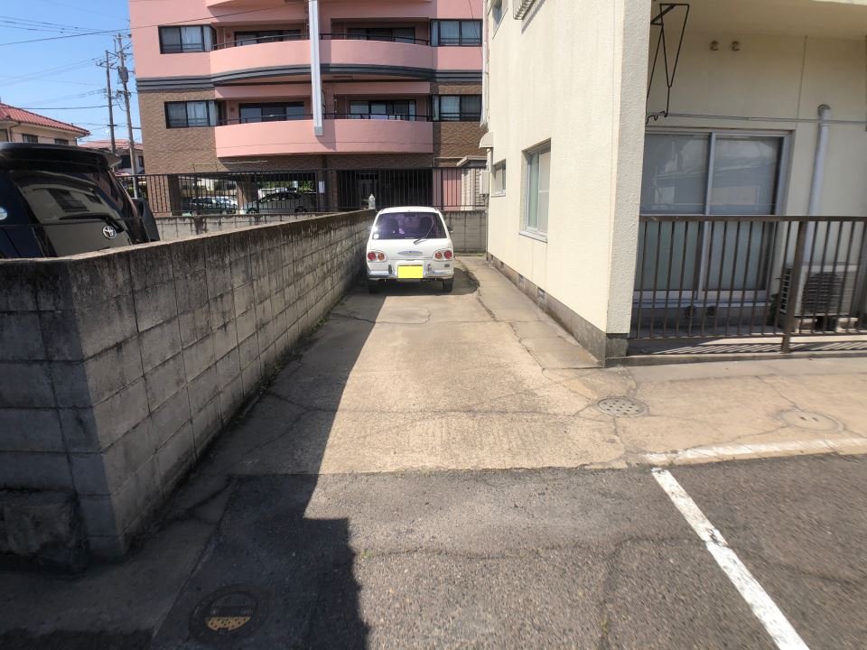 井手コーポ 駐車場