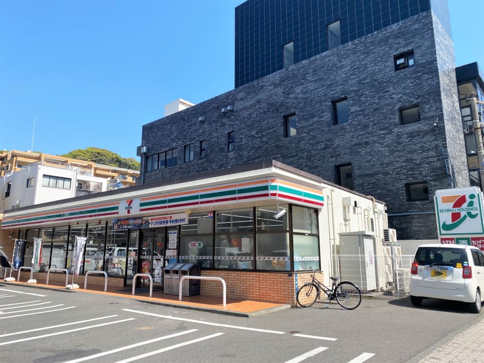 ＦＯＲＥＳＴ　ＨＩＬＬＳ コンビニ