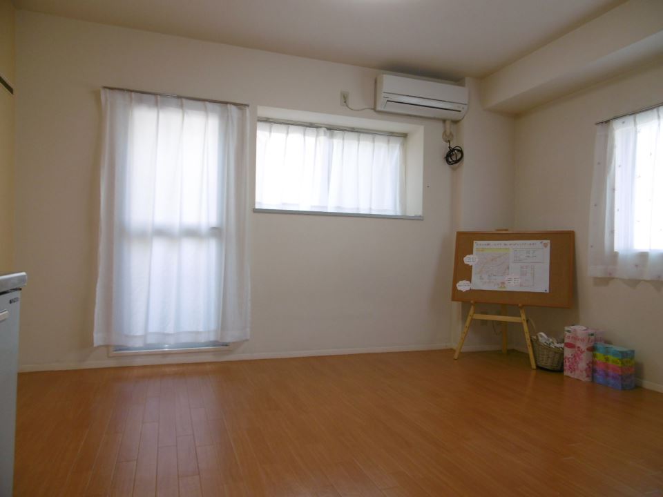 エミール上本町 リビング
