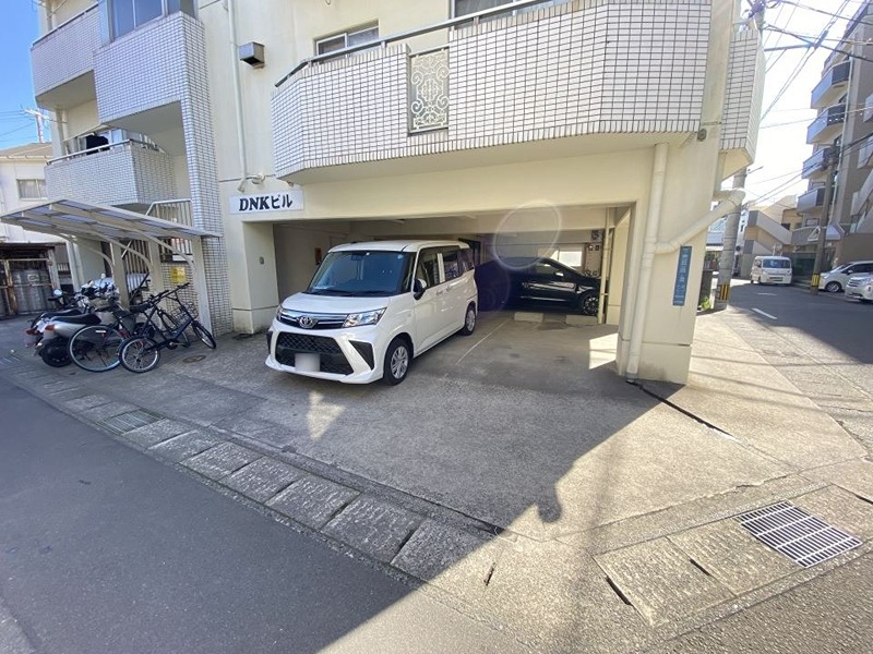 サンメゾンＤＮＫ 駐車場
