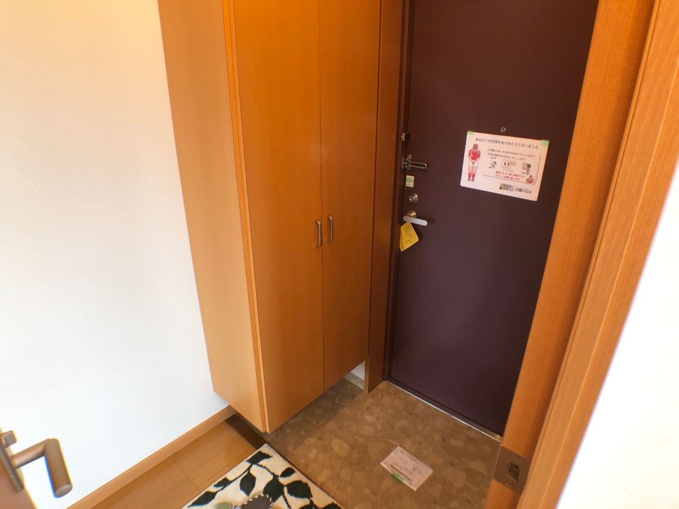 山吹壱番館 玄関